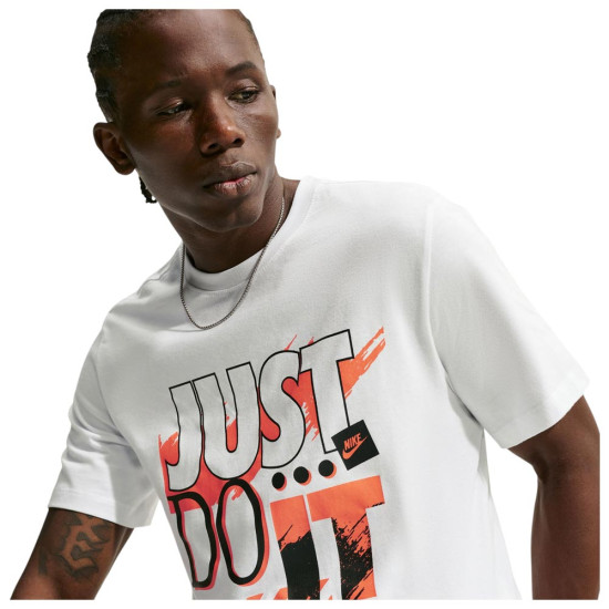 Nike Ανδρική κοντομάνικη μπλούζα Sportswear Club Seasonal Graphic T-Shirt
